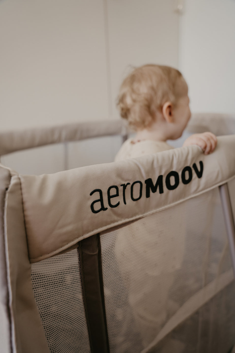 Een instant reisbed van AeroMoov