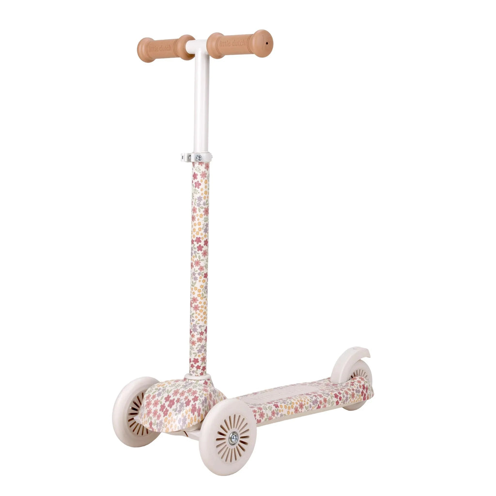 Little Dutch Step 3-wieler White Sunny Flower, extra stabiel met twee voorwielen, bij De Gele Flamingo