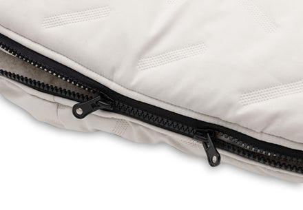 Jollein Voetenzak Groep 0+ 3/5 Punts Gordel Embossed | Sand