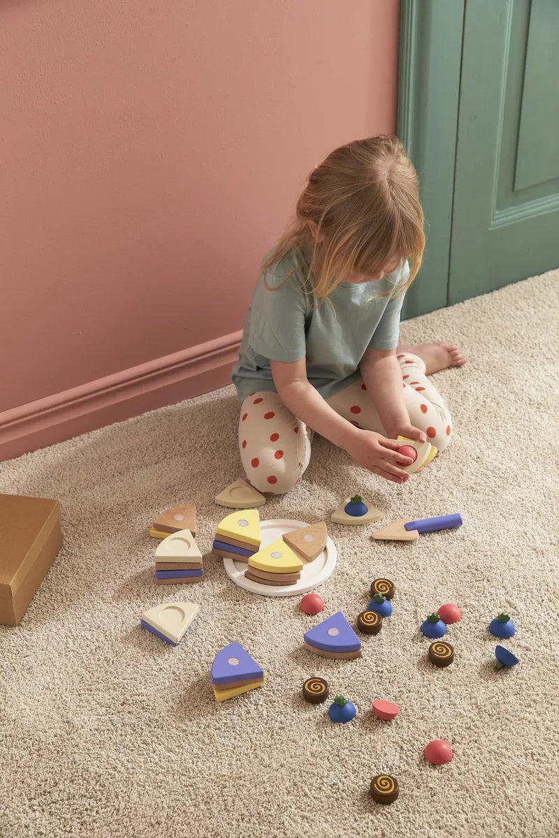 * Kid'S Concept Cake In Layers