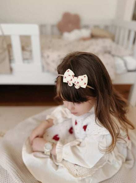 Mrs. Ertha Little Bow Haarband | Lovely Roots