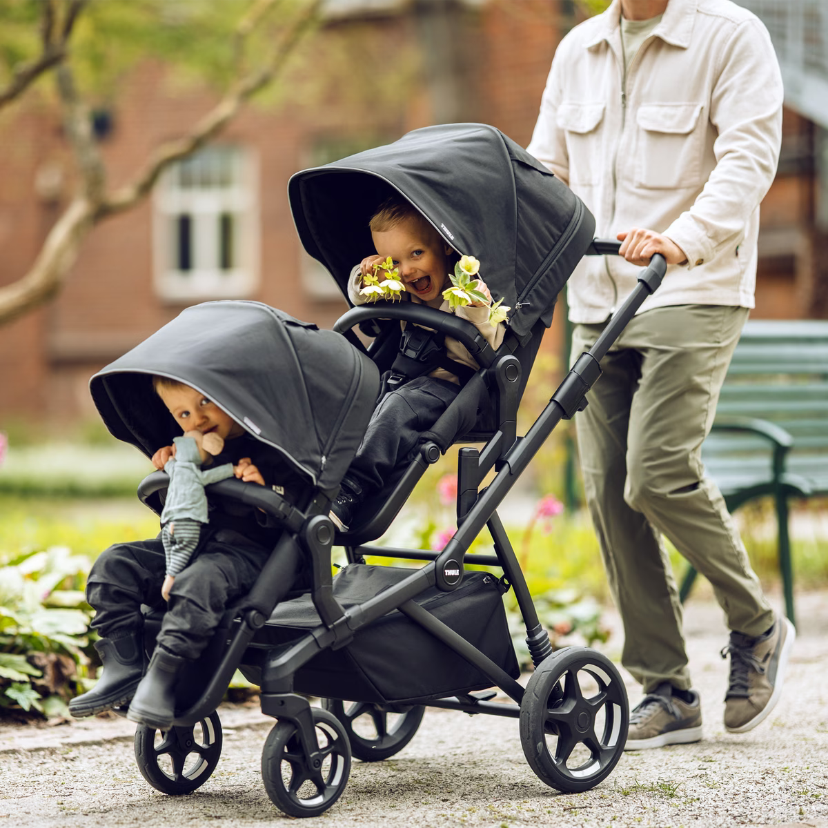 Thule Sleek 2 Sibling Seat | Tinted Taupe On Black