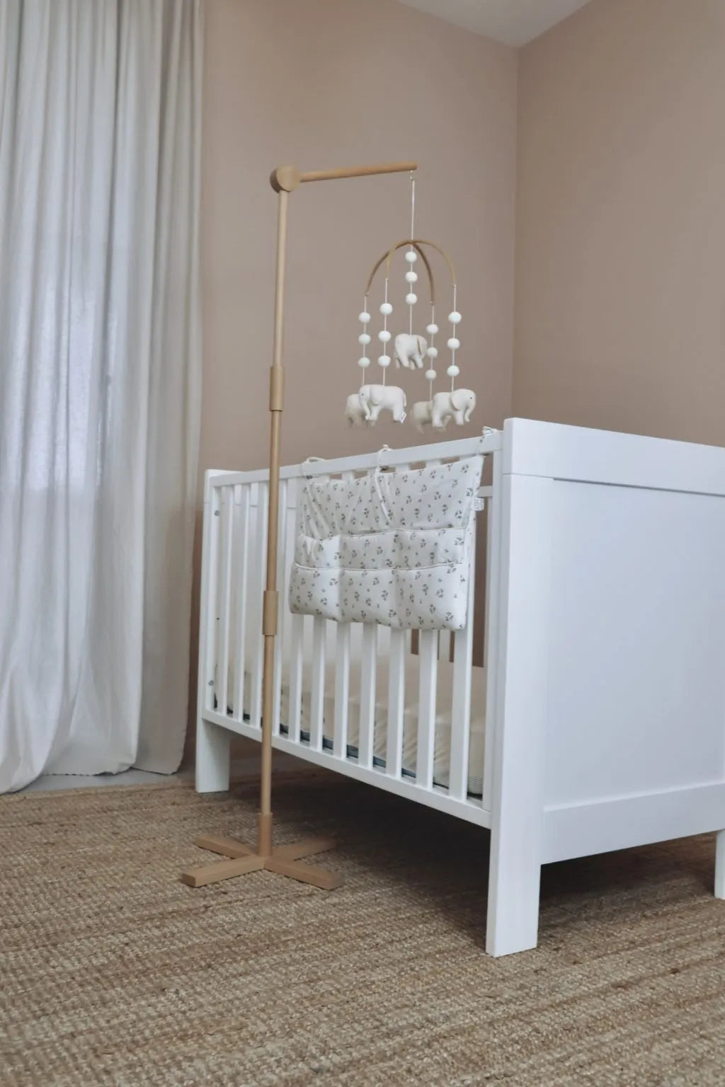 Little Loua Houten Staander Voor Muziekmobiel