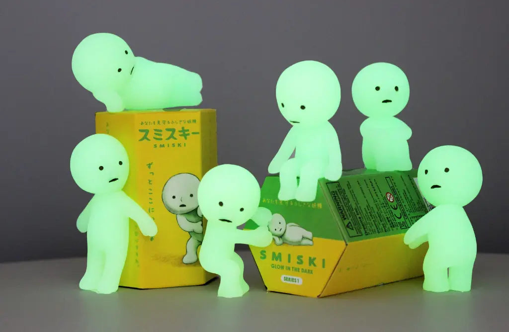 Smiski Gelukspopje Glow In The Dark | Series 1 Collectible