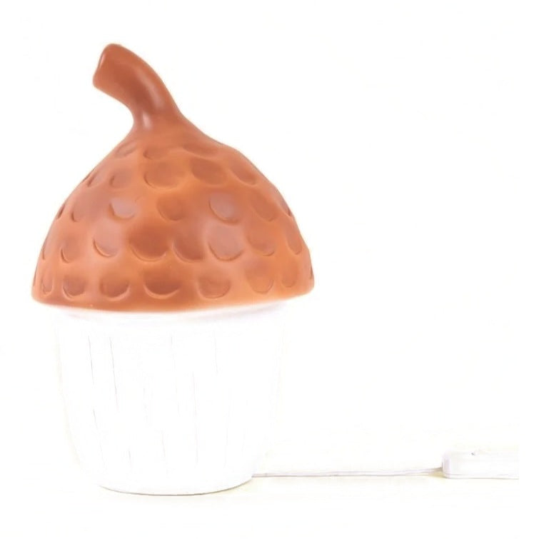 Egmont Toys Nachtlamp Acorn Red Brick, een eikellamp voor de kinderkamer, bij De Gele Flamingo.