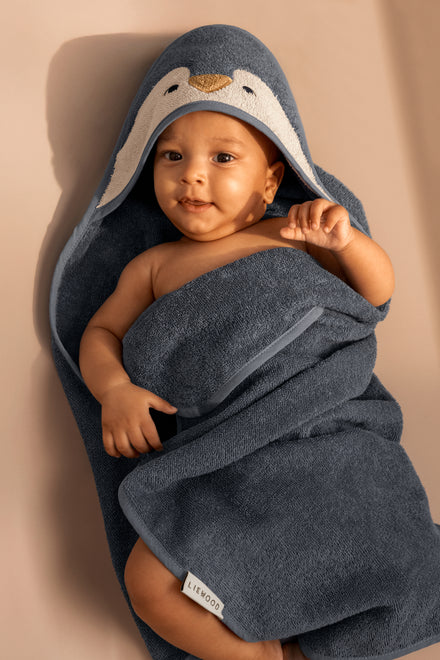 Liewood Albert Penguin Badcape | Oceanview Mix