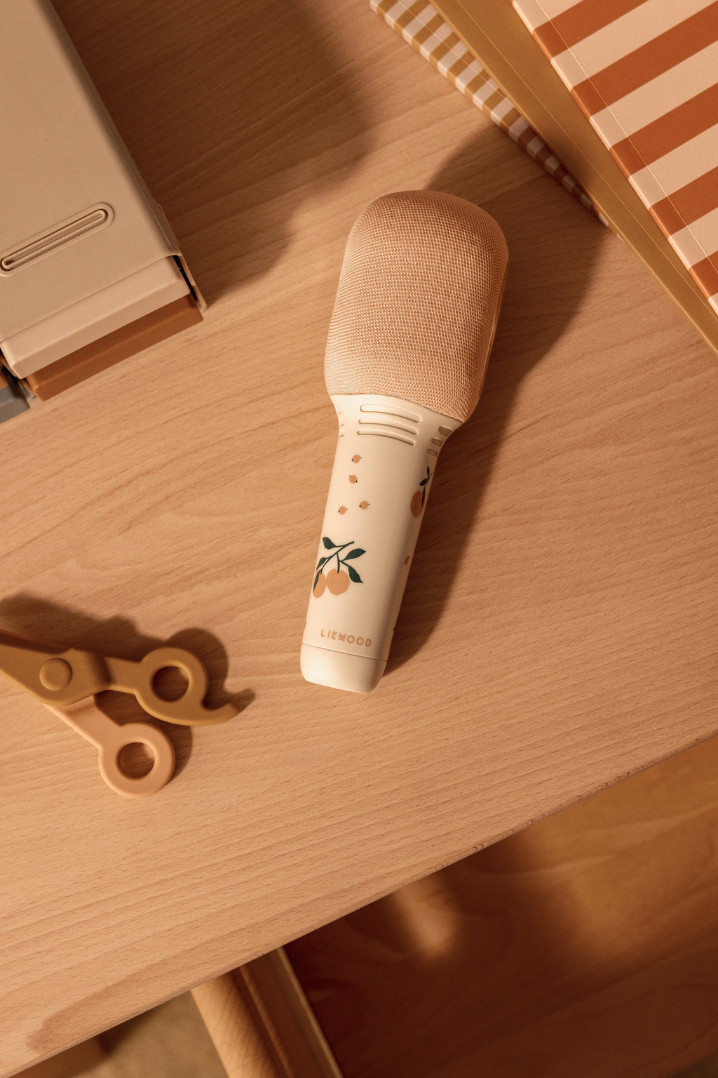 Liewood Beinta Karaoke Microphone | Peach / Sea Shell