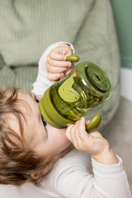 Trixie Tritan Drinkbeker Met Handvaten 240ml  +6m | Mr. Dino