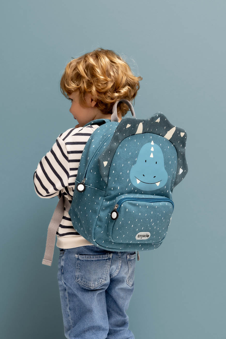 Trixie Rugzak Mr. Triceratops sfeerbeeld op school