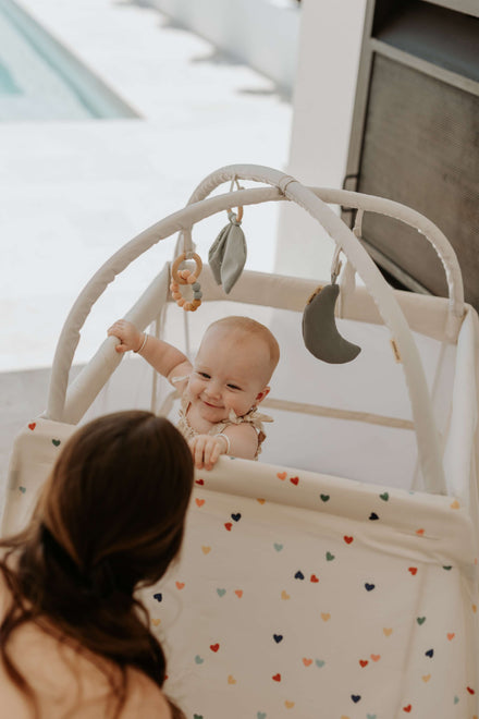 AeroMoov Instant Reisbedje | Confetti Hearts