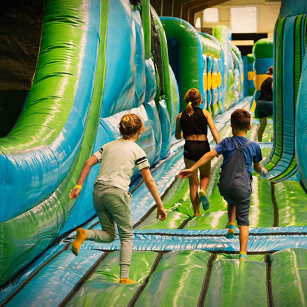 TICKET 🥳 Exclusief kinderfeest De Gele Flamingo @Airworld 2026