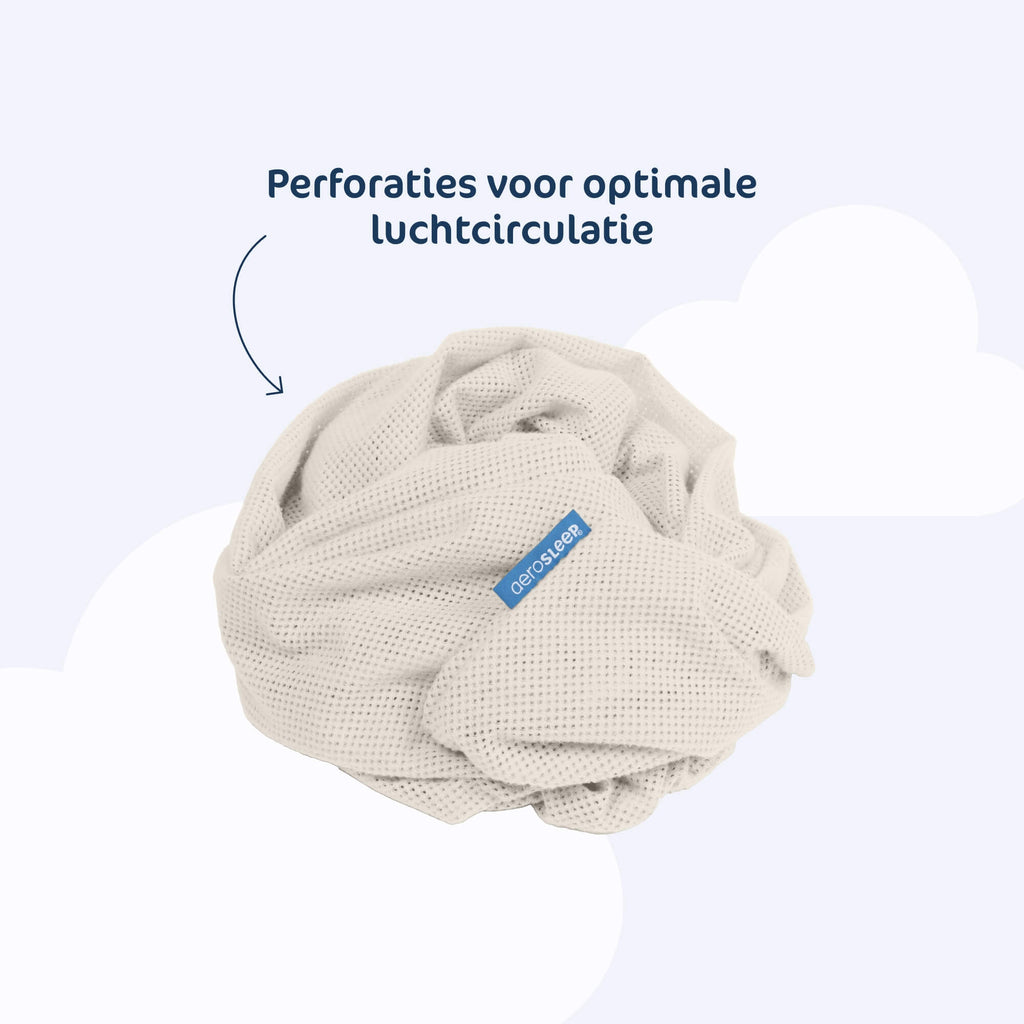 Aerosleep hoeslaken Premium almond losjes opgevouwen, perforaties voor optimale luchtcirculatie