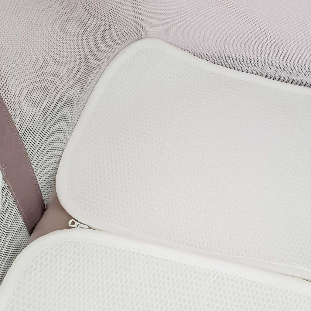 Aerosleep matrasbeschermer voor reisbed Aeromoov, in een reisbed
