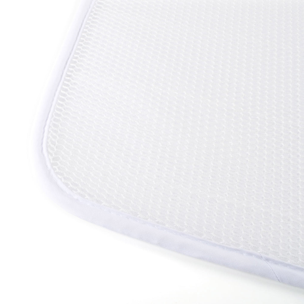Aerosleep matrasbeschermer voor reisbed Aeromoov, detail van de rand met 3D-mesh