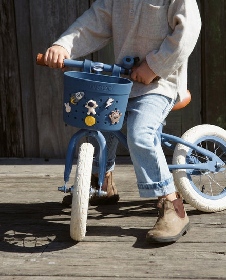 Banwood Pins voor Fietsmandje Space geven het mandje elke dag een andere look, gevonden bij De Gele Flamingo.
