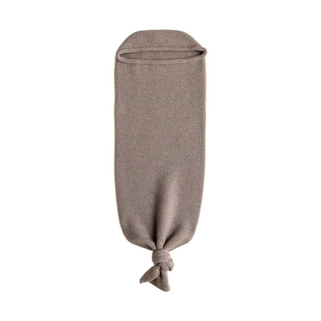 Hvid Cocoon Otter op witte achtergrond