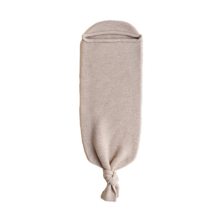 Hvid Cocoon Sand op witte achtergrond