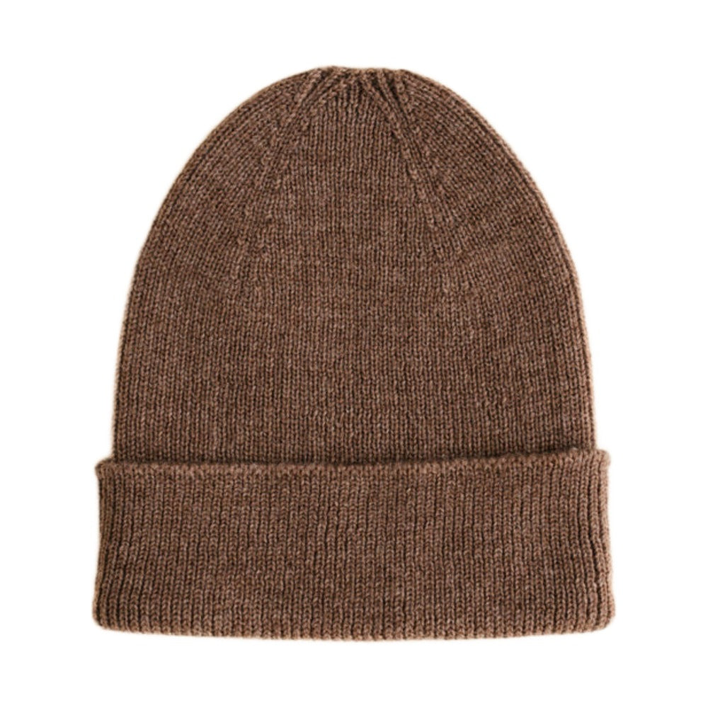 Hvid Newborn Beanie Fonzie Mocha op witte achtergrond