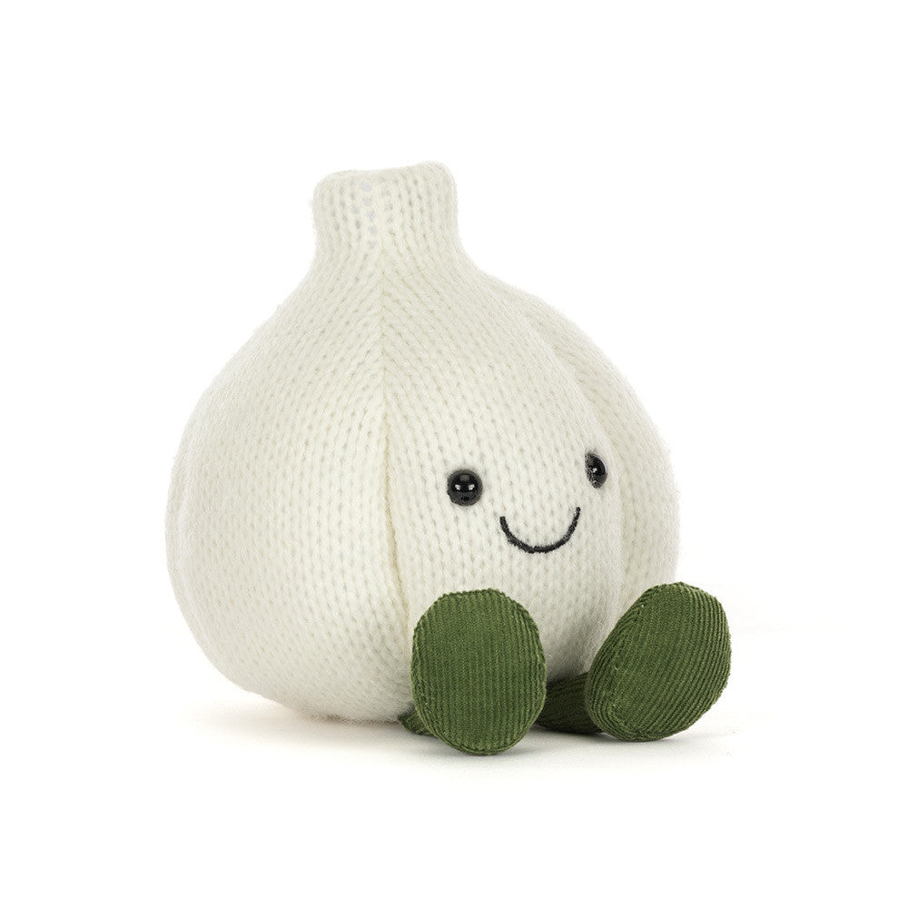 Jellycat Amuseables Garlic, vooraanzicht van het witte knoflookbolletje met groene beentjes