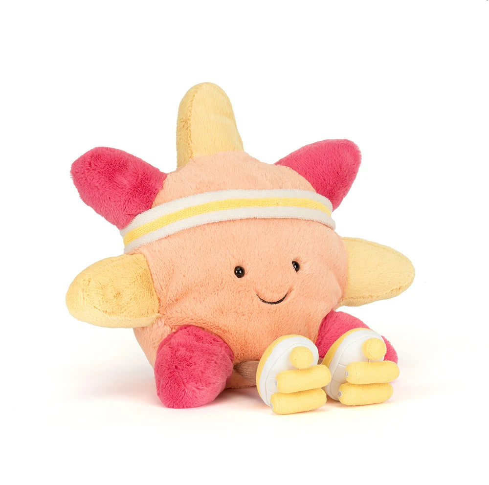 Jellycat Amuseables Sun Roller Skates, vooraanzicht van de zon met zweetband en rolschaatsen