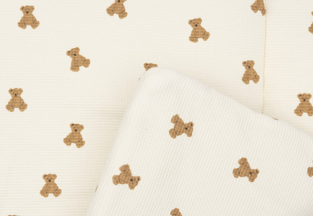 Jollein boxkleed Mini Teddy Bear Little Waffle, detailfoto van de berenprint