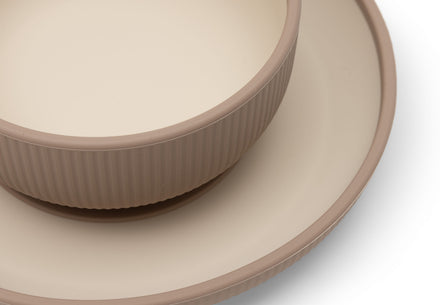 Beker en lepel in naturel tinten uit de Jollein eetset