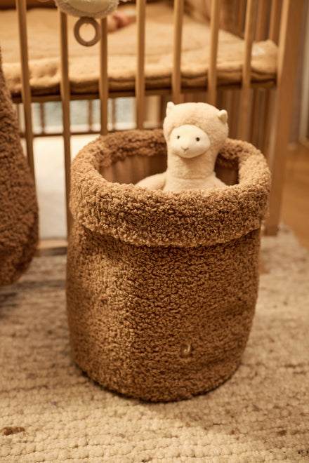 Jollein Opbergmand Curlé Dark Hazel voor de babykamer