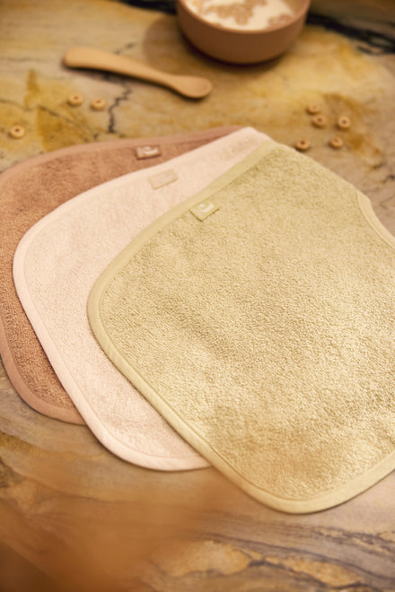 Jollein Slab Badstof Sand Soft Matcha en Milky Coffee slabbetjes