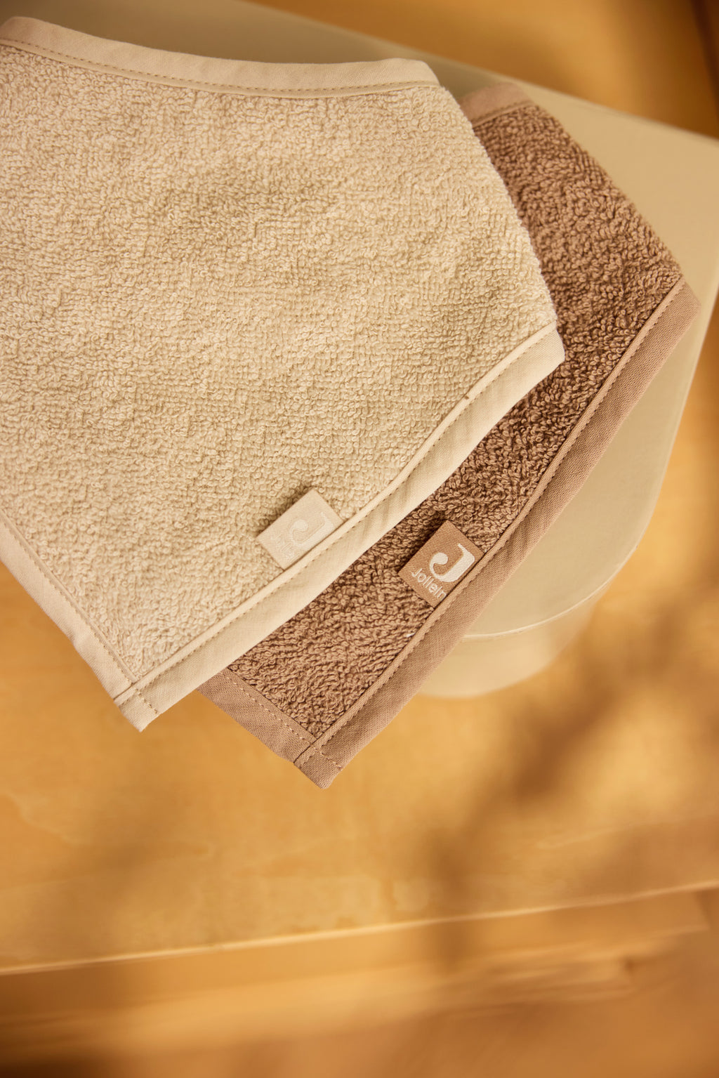 Jollein Slab Bandana kwijlsjaaltje Sand en Milky Coffee