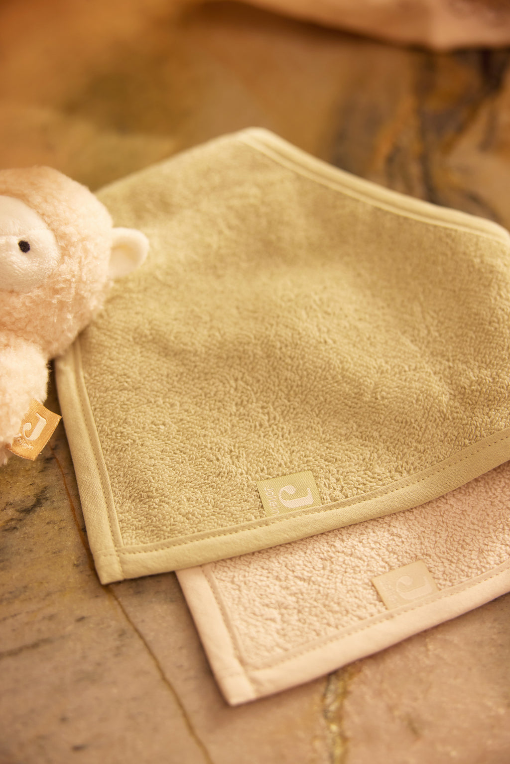 Jollein Slab Bandana kwijlsjaaltje Soft Matcha en Sand