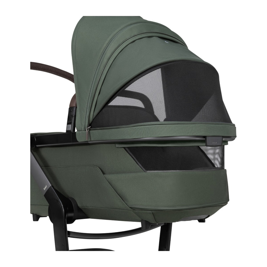 Joolz Kinderwagen Day5 Complete Set Forest Green, detail van de zonnekap met ventilatievenster