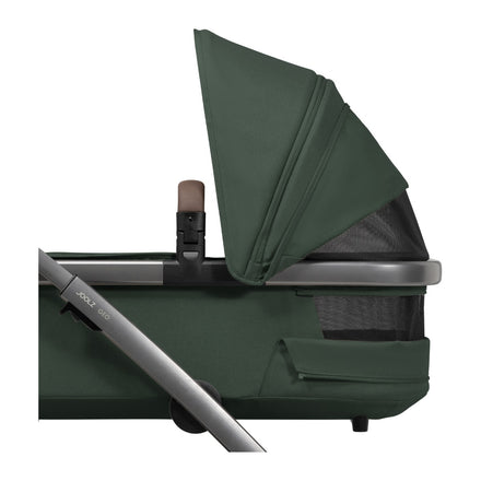 Joolz Kinderwagen Geo5 Complete Set Forest Green, detail van de reiswieg met zonnekap