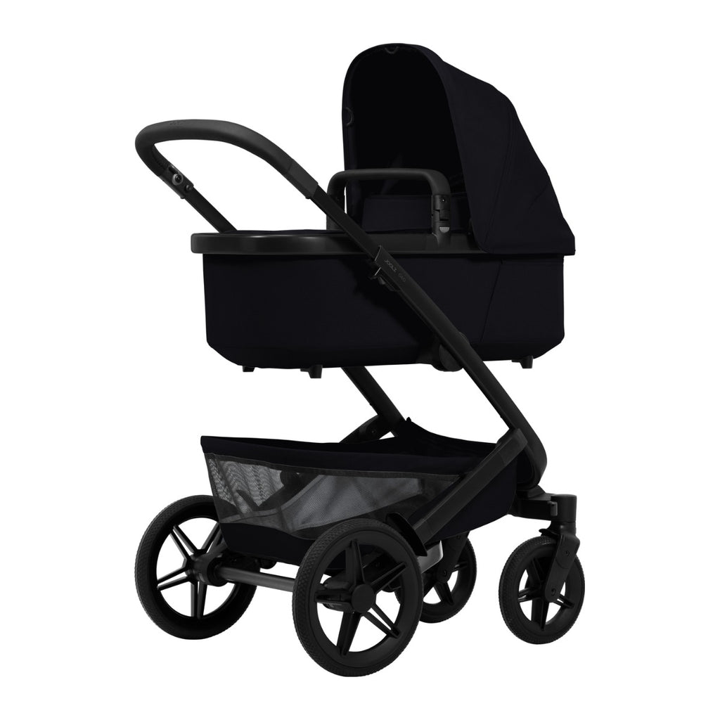 Joolz Kinderwagen Geo5 Complete Set Space Black, zijaanzicht met de reiswieg