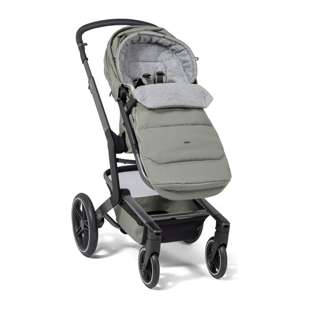 Joolz Voetenzak Universeel V3 Sage Green in een Joolz kinderwagen