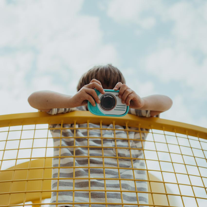 Kidywolf Kidycam waterdichte kindercamera cyaan, vooraanzicht met lens