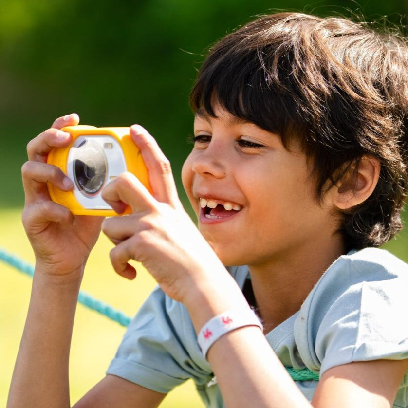 Kidywolf Kidycam waterdichte kindercamera oranje, vooraanzicht met lens
