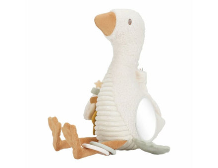 Zijkant van de Little Dutch activiteitenknuffel Little Goose met lusjes en labeltjes
