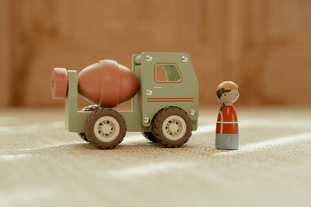 Little Dutch houten betonwagen, sfeerbeeld op de vloer