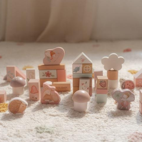 Little Dutch houten bouwblokken Fairy Garden, alle blokken naast elkaar
