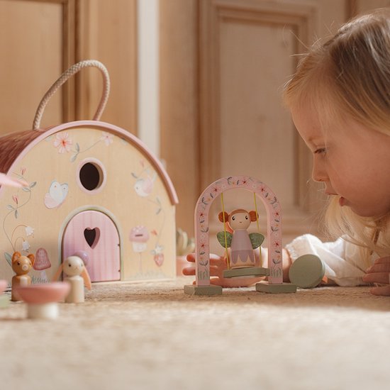 Little Dutch houten feeënhuisje Fairy Garden, opengeklapt met meubeltjes en figuurtjes