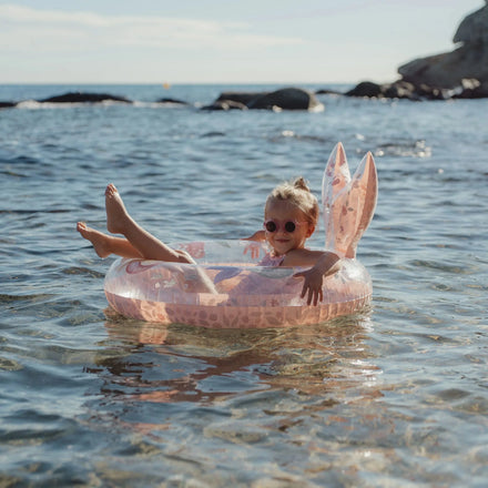 Little Dutch zwemring met staart Dreamy Mermaid, kind dobbert in zee