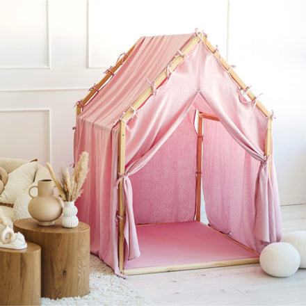 Moje Playhouse Scandi II roze, vooraanzicht van het speelhuisje