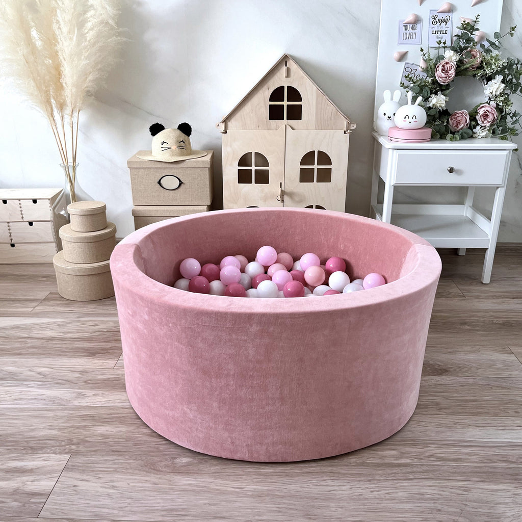 Moje ballenbad Soft Velvet roze met witte en roze ballen in verschillende tinten
