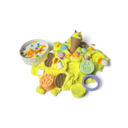 SensoryFun Speelzandset Play & Create BakingFun uitgestald met geel Magic Sand
