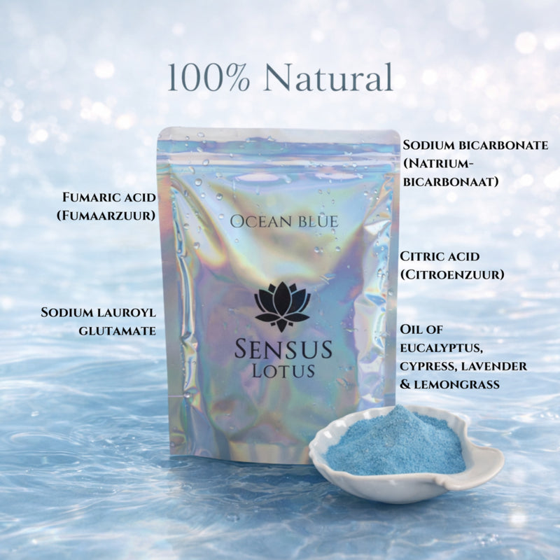 Sensus Lotus Lotuspoeder Ocean Blue, zakje met lotuslogo in sfeerbeeld