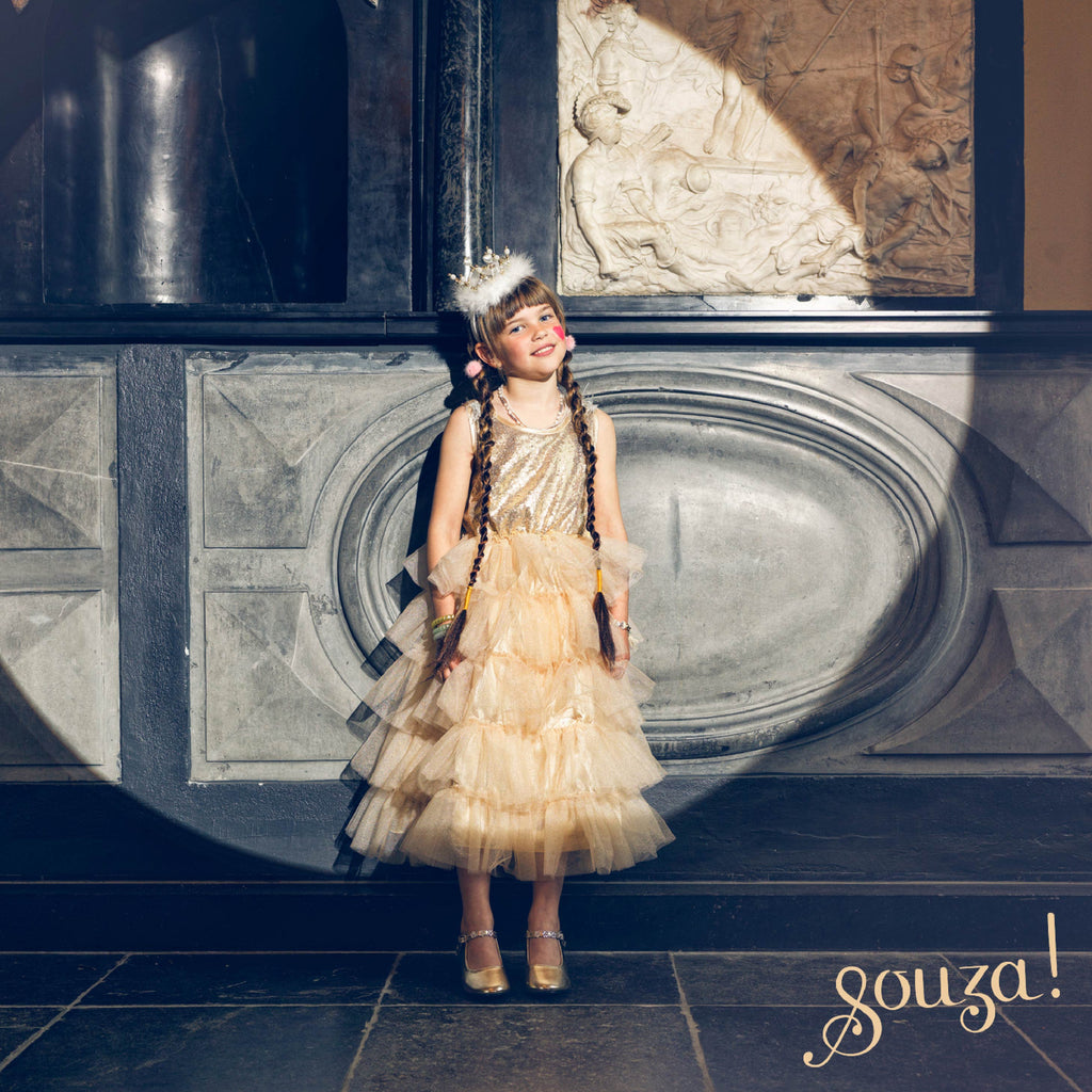 Meisje draagt de Souza Christianne prinsessenjurk