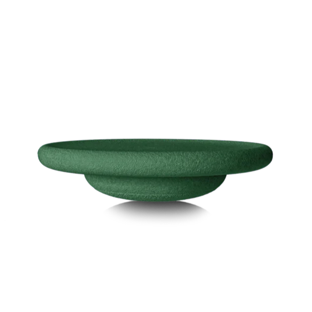 Stapelstein Balance Board Dark Green, zijaanzicht van het gebogen bord