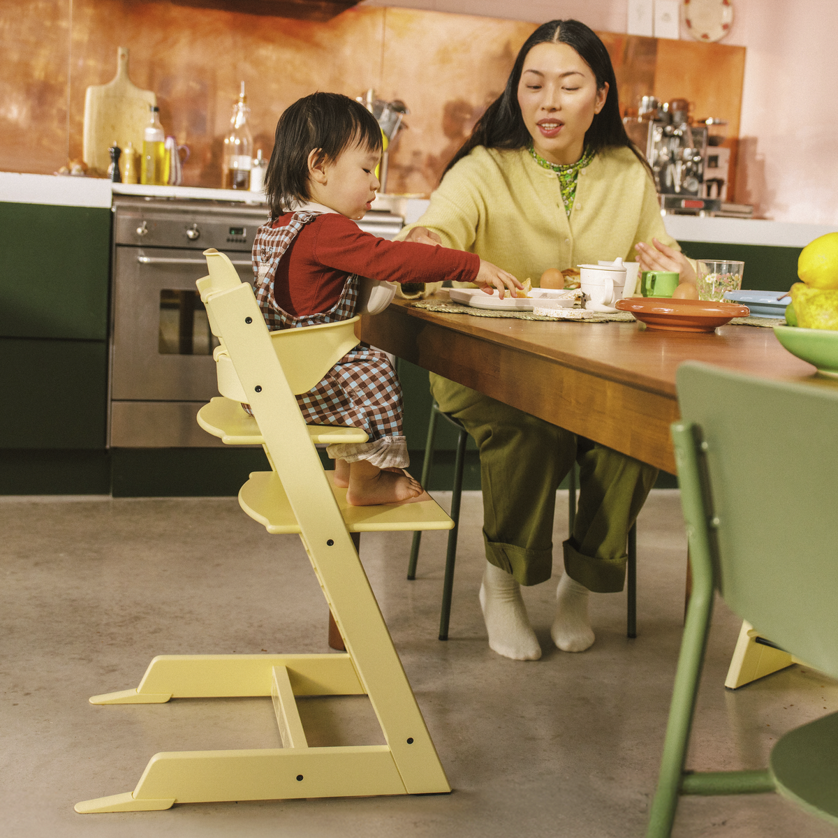 Stokke Tripp Trapp Baby Set² Lemon Yellow, packshot op witte achtergrond
