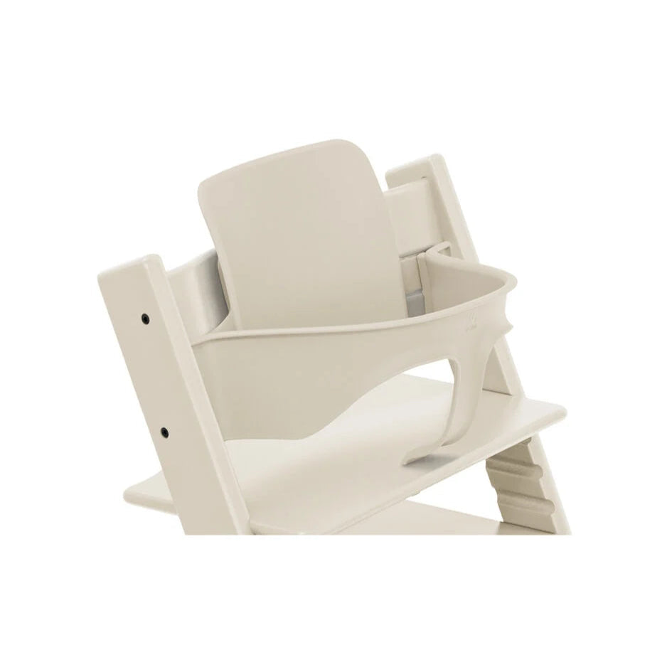 Stokke Tripp Trapp Baby Set V2 Vanilla White op een Tripp Trapp in Vanilla White