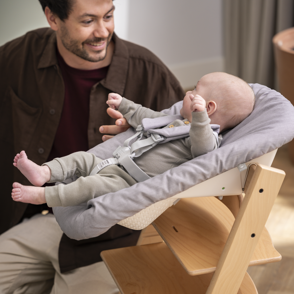 Stokke Tripp Trapp Stoel Beukenhout Natural met Newborn Set, ouder met baby
